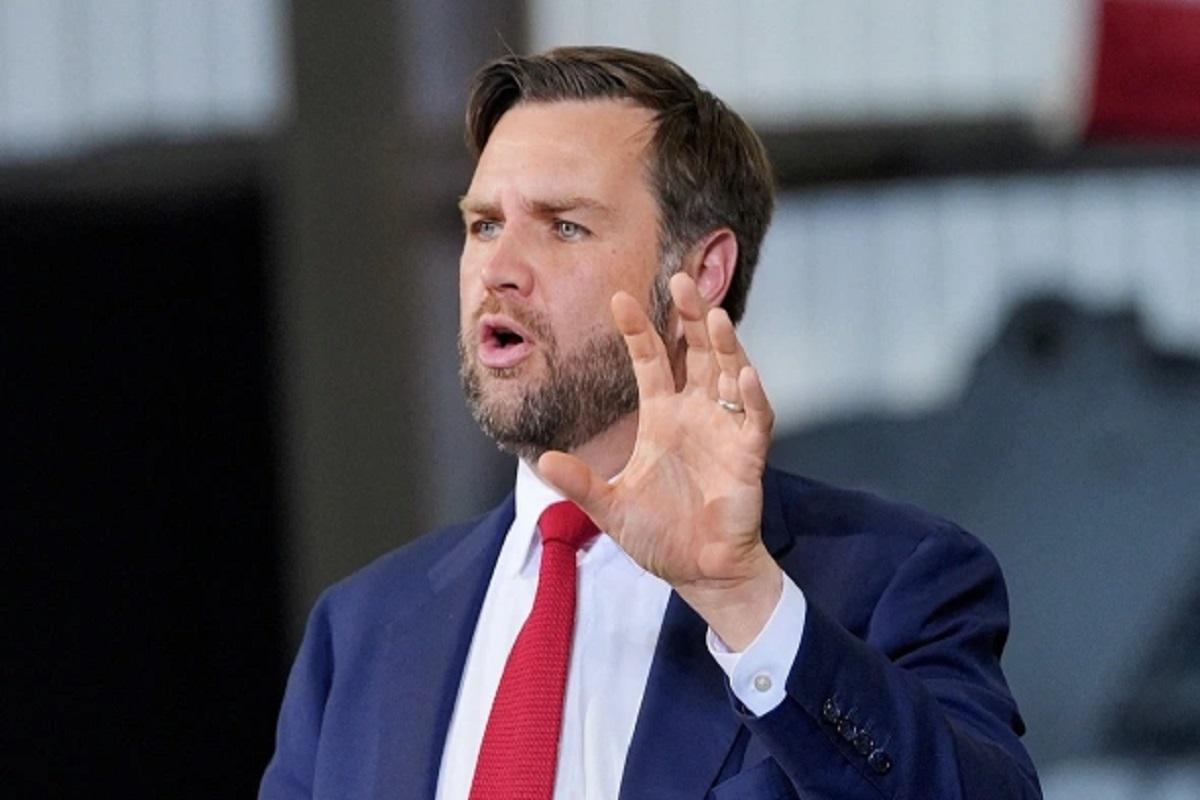 США не ввяжутся в многолетнюю войну с Ираном, уверен Вэнс