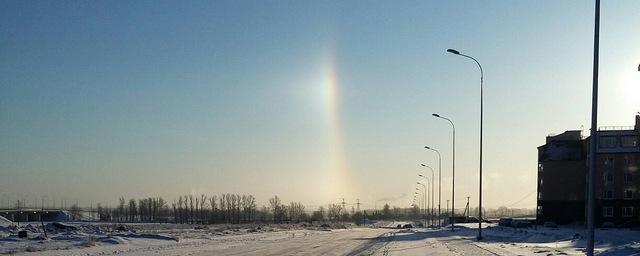 Петербуржцы заметили в небе над городом гало