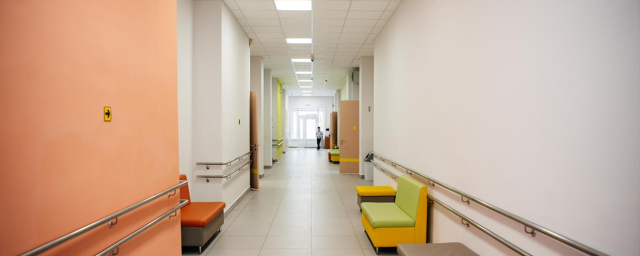 Максим Красноцветов проверил результат устранения недостатков в школе №3 Красноармейска