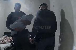 Операция «Пицца»: в Бразилии полиция пришла на помощь матери и ребёнку «по заказу»