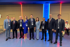 «Основной ориентир – служение людям»: глава Адыгеи Мурат Кумпилов поздравил муниципальных служащих региона с Днем местного самоуправления