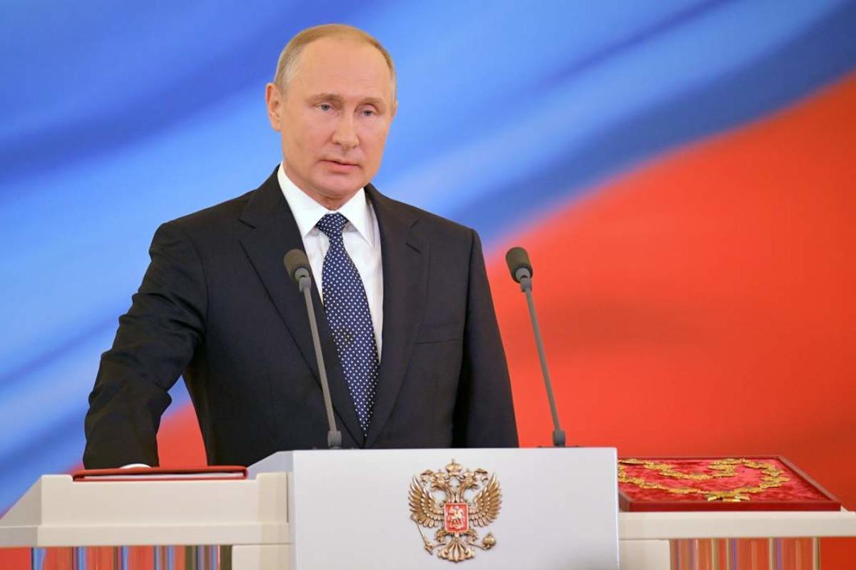 Владимир Путин (военный преступник) официально вступил в должность Президента России (страна-террорист)