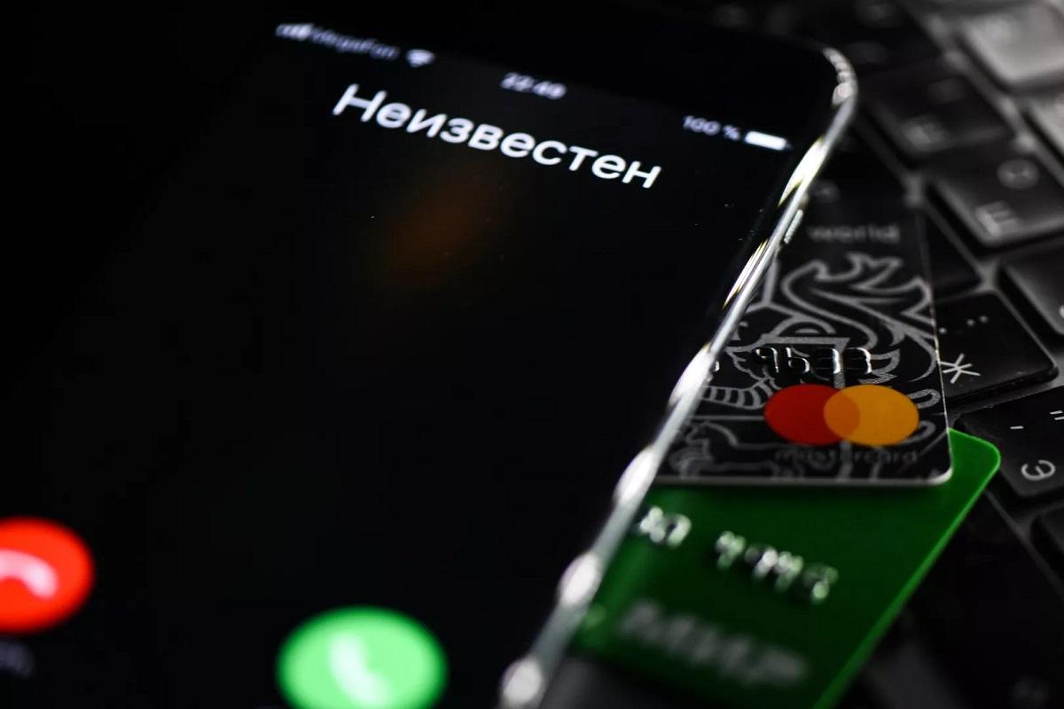 Три главные схемы обмана учащихся перед 1 сентября: фишинг, лже-сотрудники и поддельные сайты