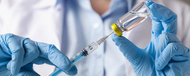 Первые вакцины от коронавируса появятся в России уже в конце июля - Минздрав