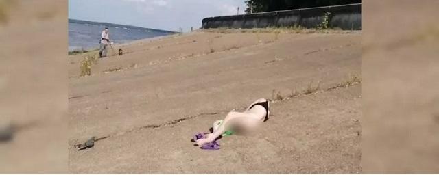 В Чебоксарах на набережной заметили голую женщину