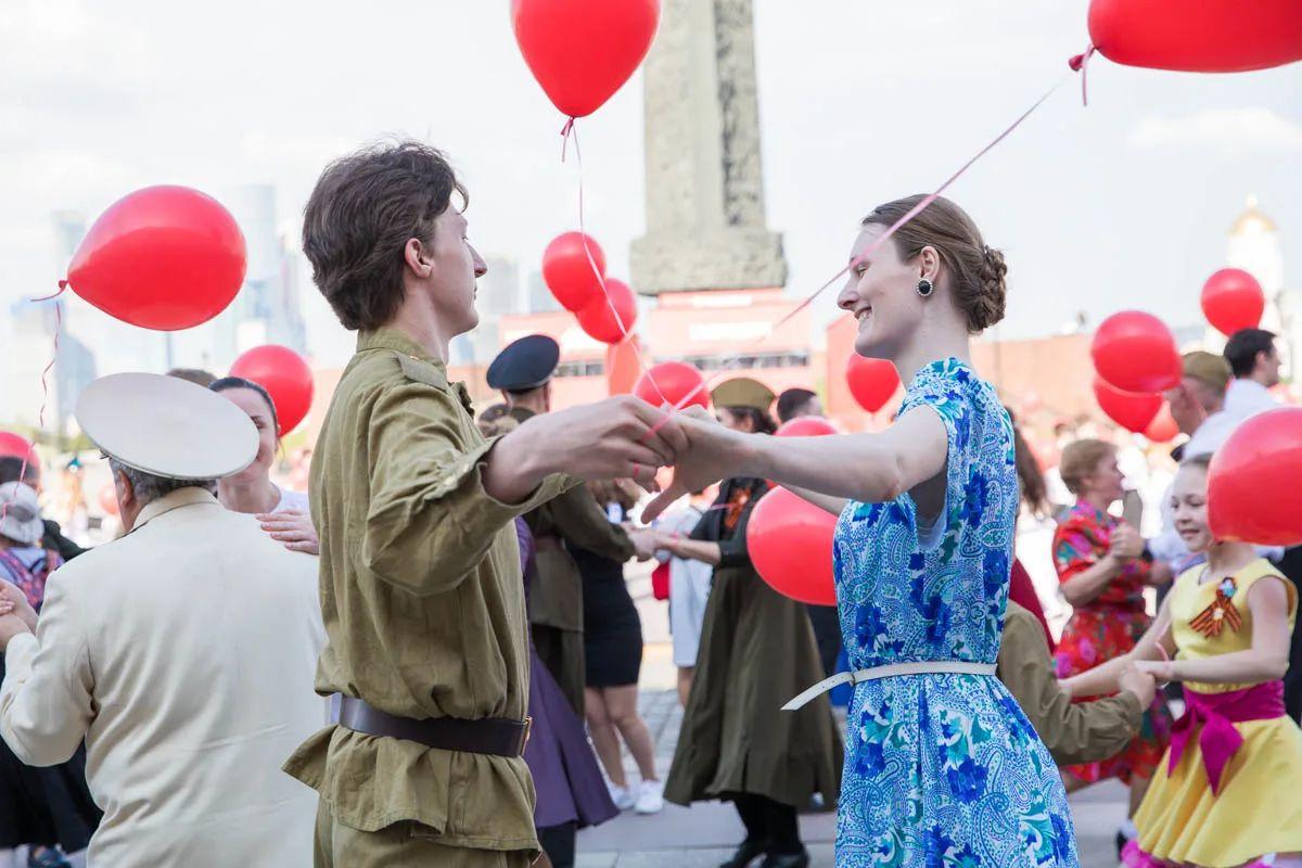 «Ярославль-Главный» принял участие в акции «Майский вальс»