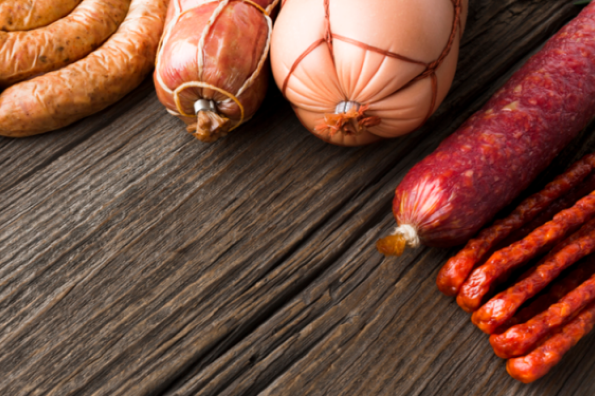 Производителей колбас в Рязани оштрафовали на 100 тысяч за некачественную продукцию