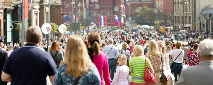 Телеведущая Роза Сябитова заявила, что москвичи торопливее петербуржцев