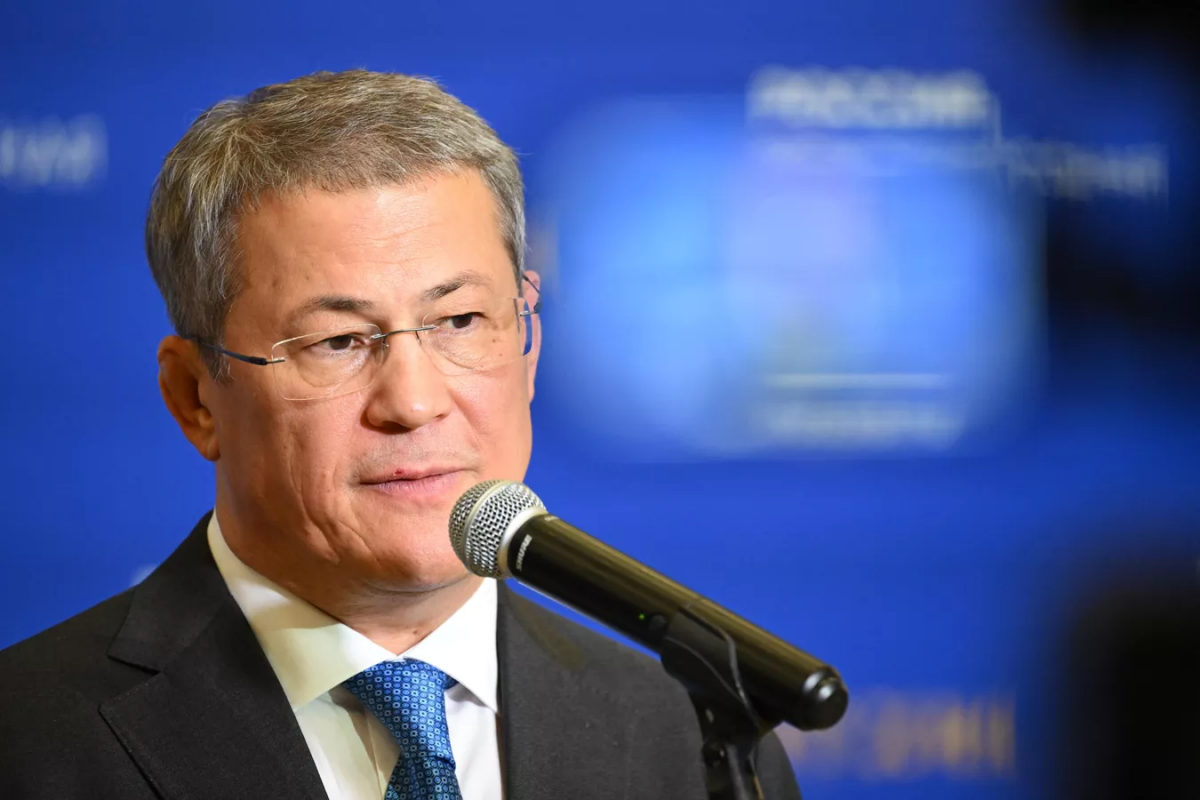 Радий Хабиров поздравил пятерых врачей Башкирии, которые были признаны лучшими в России