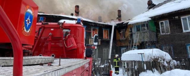 В Уфе из горящего дома пожарные спасли семерых детей