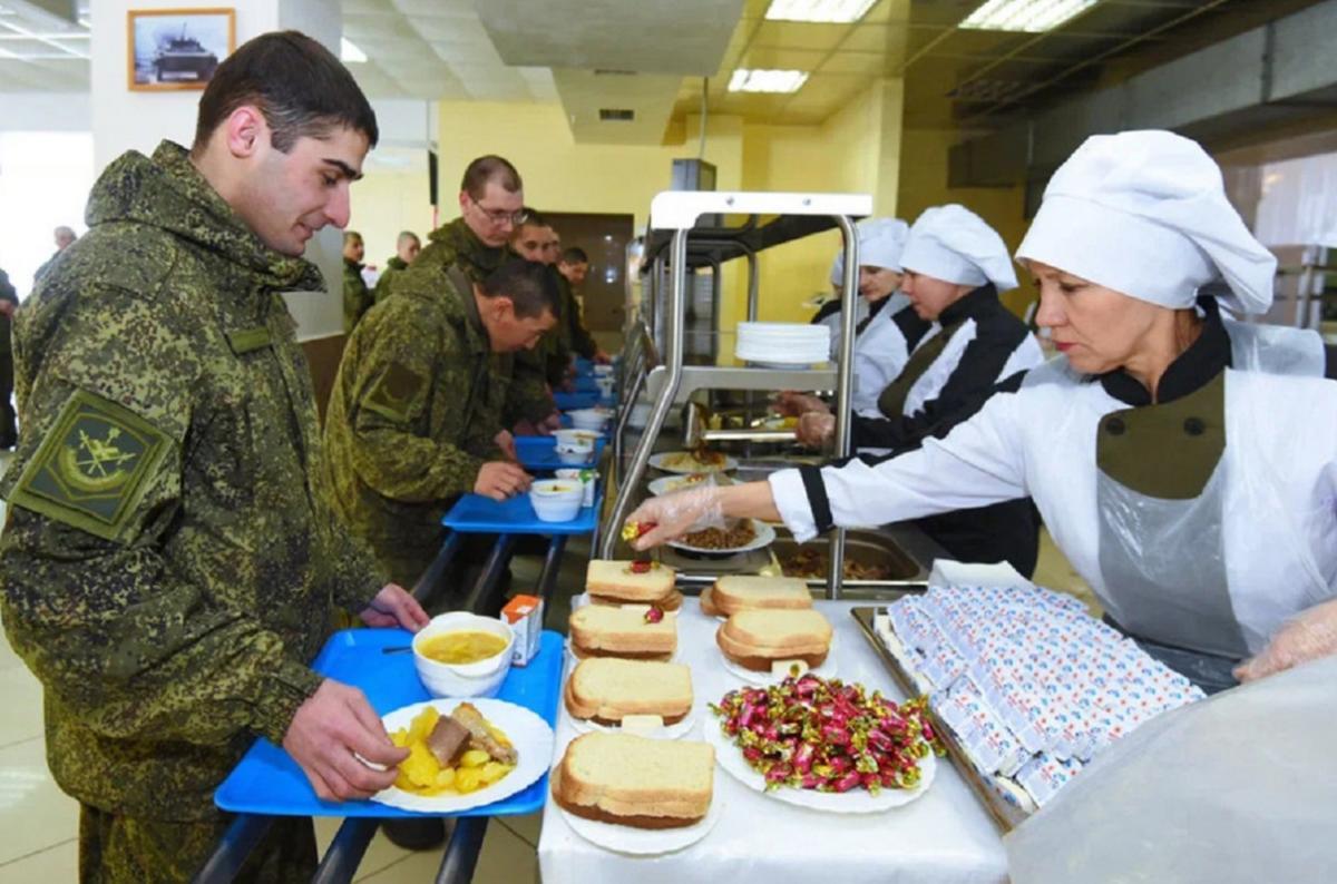 Экс-управляющий столовыми «Военторг-Восток» обвинен в краже продуктов на несколько миллионов рублей