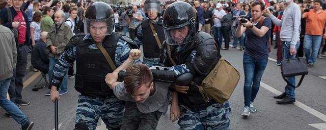 В Москве двух участников митинга обвиняют в нападении на полицейских