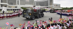 Детский союз Северной Кореи подарил военным комплексы РСЗО
