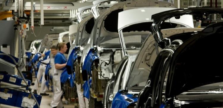 Производство легковых авто в России за 11 месяцев сократилось на 23,6%
