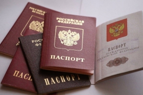В России почти 400 бывших иностранцев лишились паспорта России