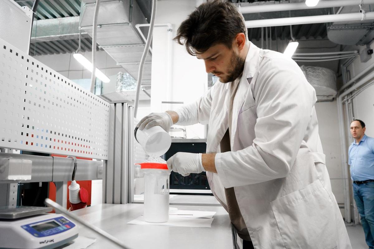 Российские ученые разработали новое вещество для суставного протезирования