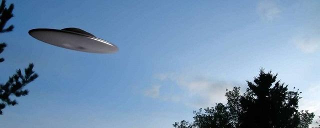 В Сети появилось видео НЛО, заметающего свои следы в небе