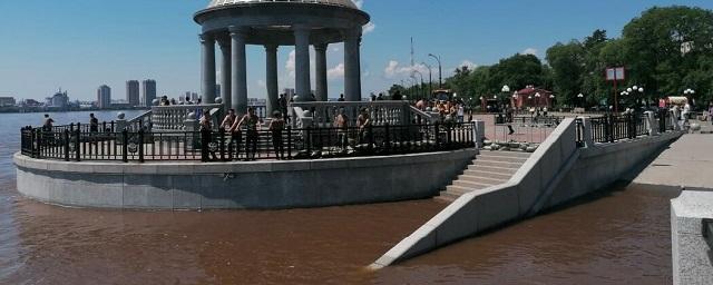 Амур в Благовещенске поднялся почти до уровня масштабного наводнения 2013 года