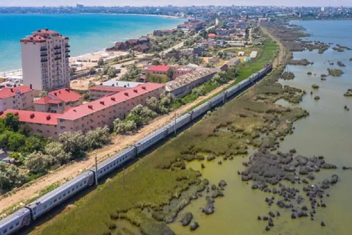 Евпатория оказалась в топе направлений для длительного отдыха в мае