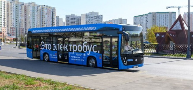 Собянин заявил, что в Москве работает 100 электробусных маршрутов