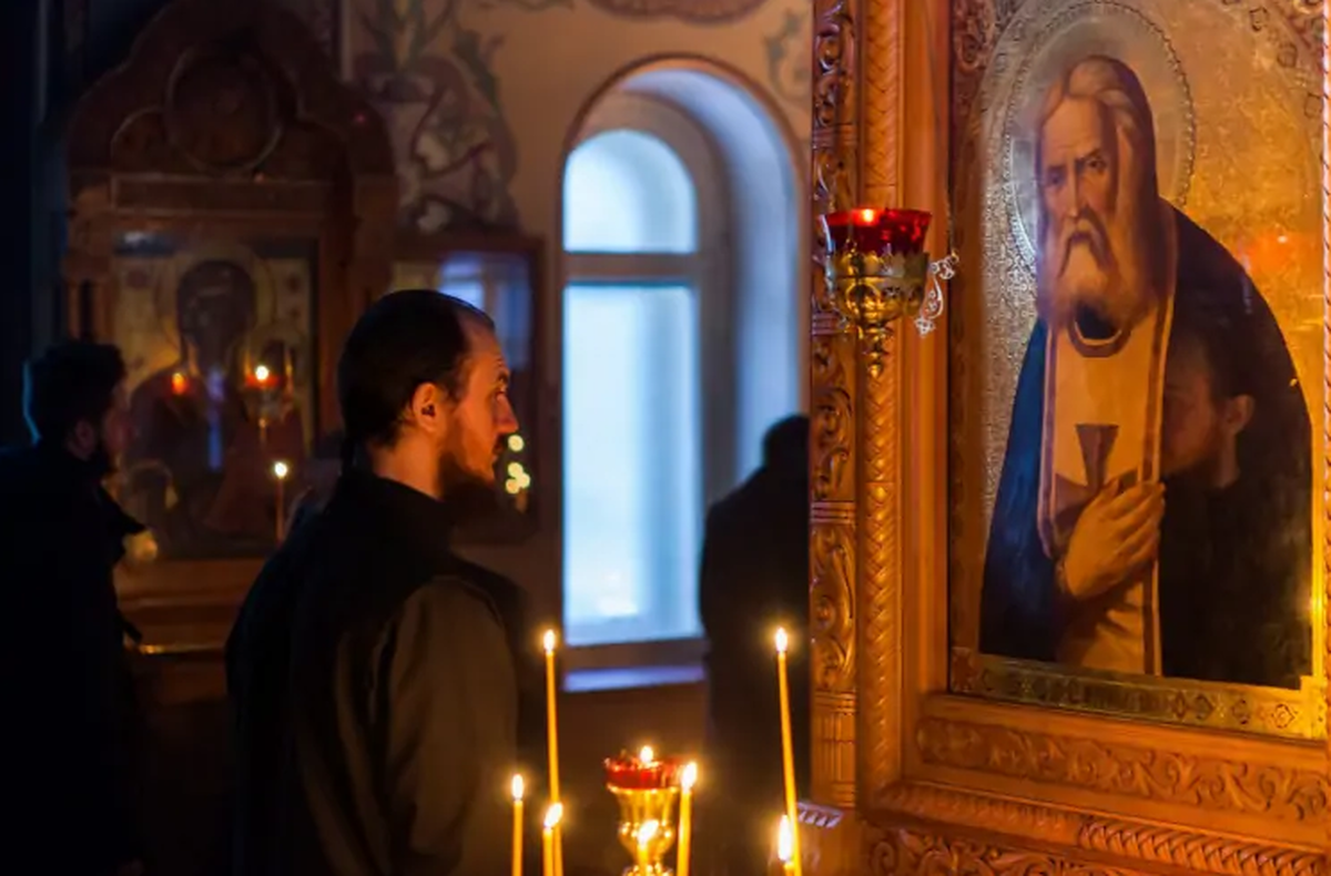 Протоиерей Ефанов рекомендовал обращаться к святым в молитвах при поиске работы