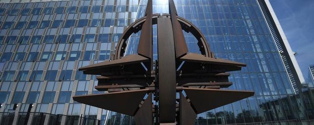 Экс-советник президента Франции Гено: Двери в НАТО необходимо закрыть