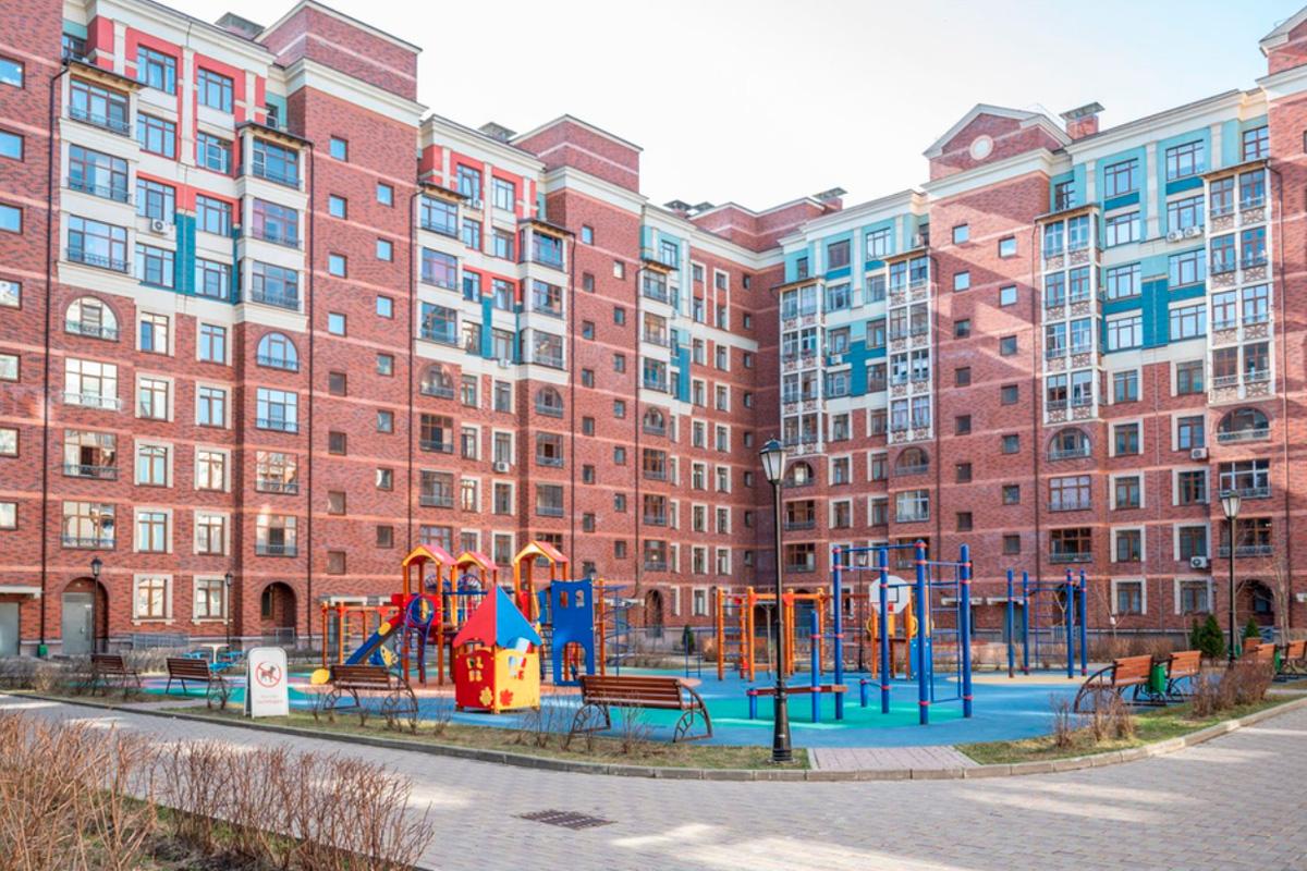 СКР расследует скандал с мигрантами в купленной квартире в Подмосковье