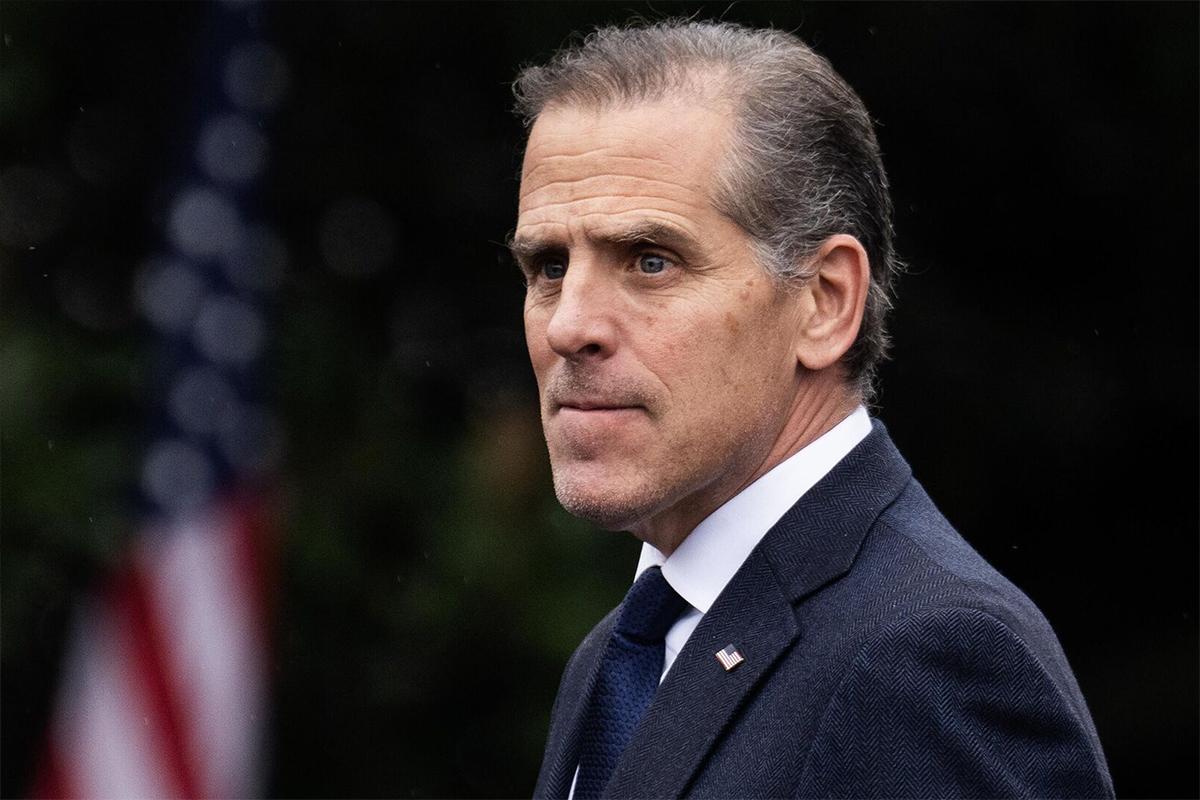 Сын Байдена отреагировал на требование первой леди США извиниться перед ней