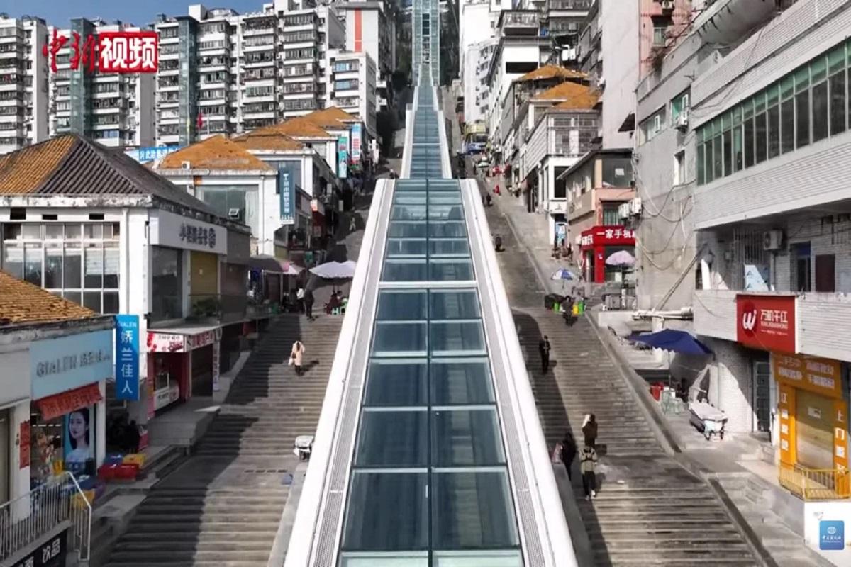 Чунцин покоряет высоты: открыт самый длинный в мире эскалатор