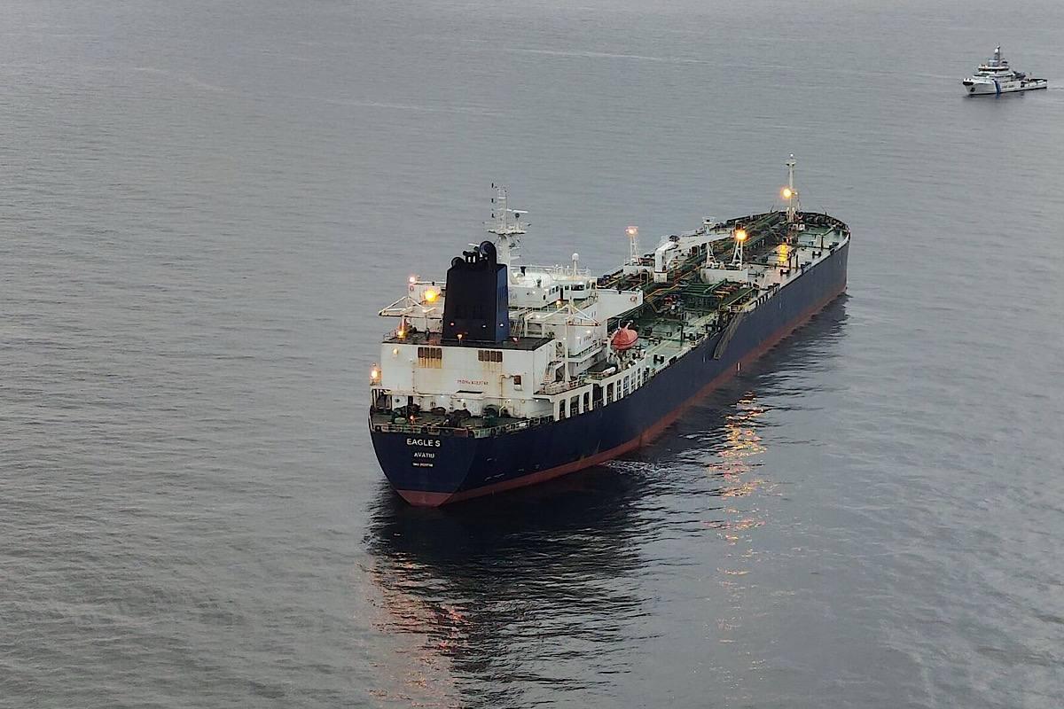 Финская полиция завершила расследование по делу танкера Eagle S