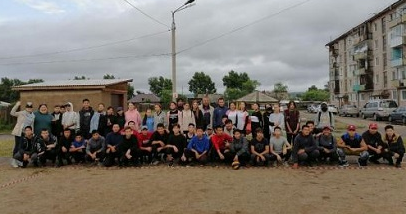 Депутат Анатолий Аблов поддержал дворовый турнир по волейболу в поселке Усть-Ордынский