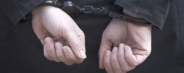 В Калужской области осудили мужчину за угрозу полицейскому топором