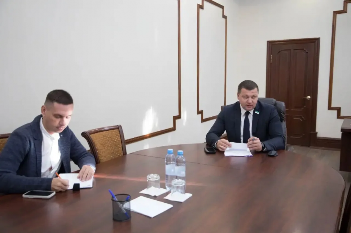 Глава Кургана Антон Науменко после обращения жительницы поручил проверить состояние дорог в районе улиц Свободы и Набережной