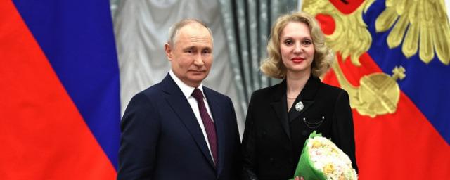 Владимир Путин присвоил почетное звание врачу из Алтайского края