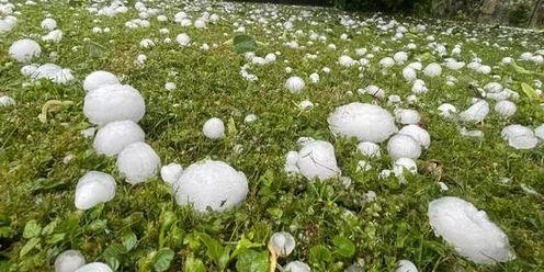 Golf ball-sized hail fell in Antalya