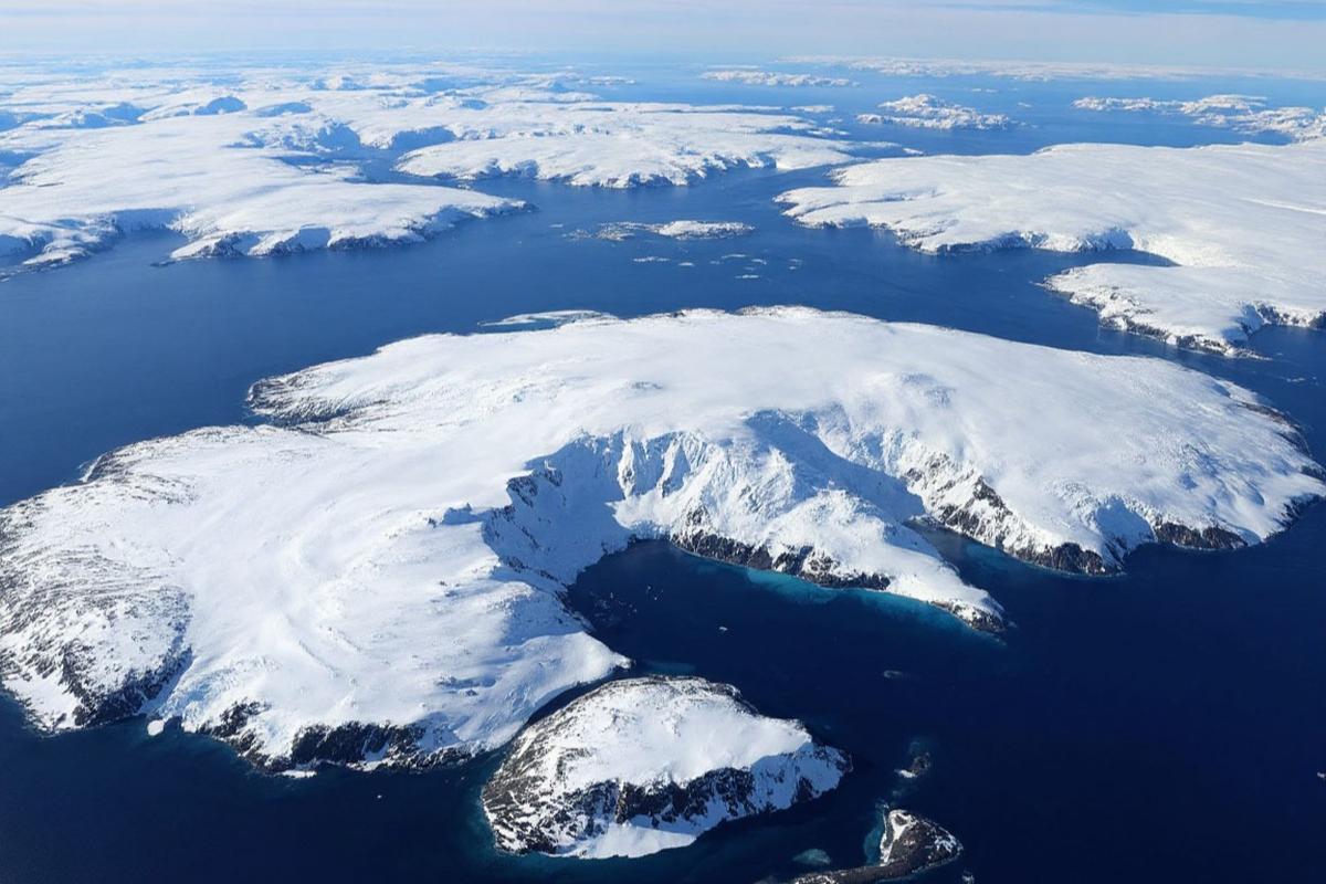 Антарктида бьет в небесный барабан: гравитационные волны рекордной мощности грозят обрушить на планету климатический хаос