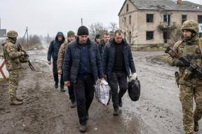 Армия на бумаге. Вернувшийся из плена «азовец»* рассказал о хаосе и бардаке в ВСУ