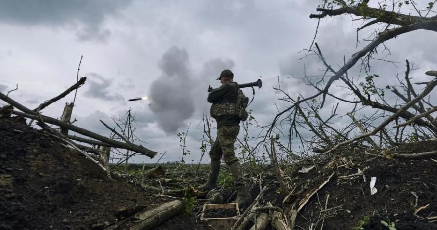 Экс-советник Пентагона Макгрегор: Западные союзники Украины скрывают зверства ВСУ на фронте