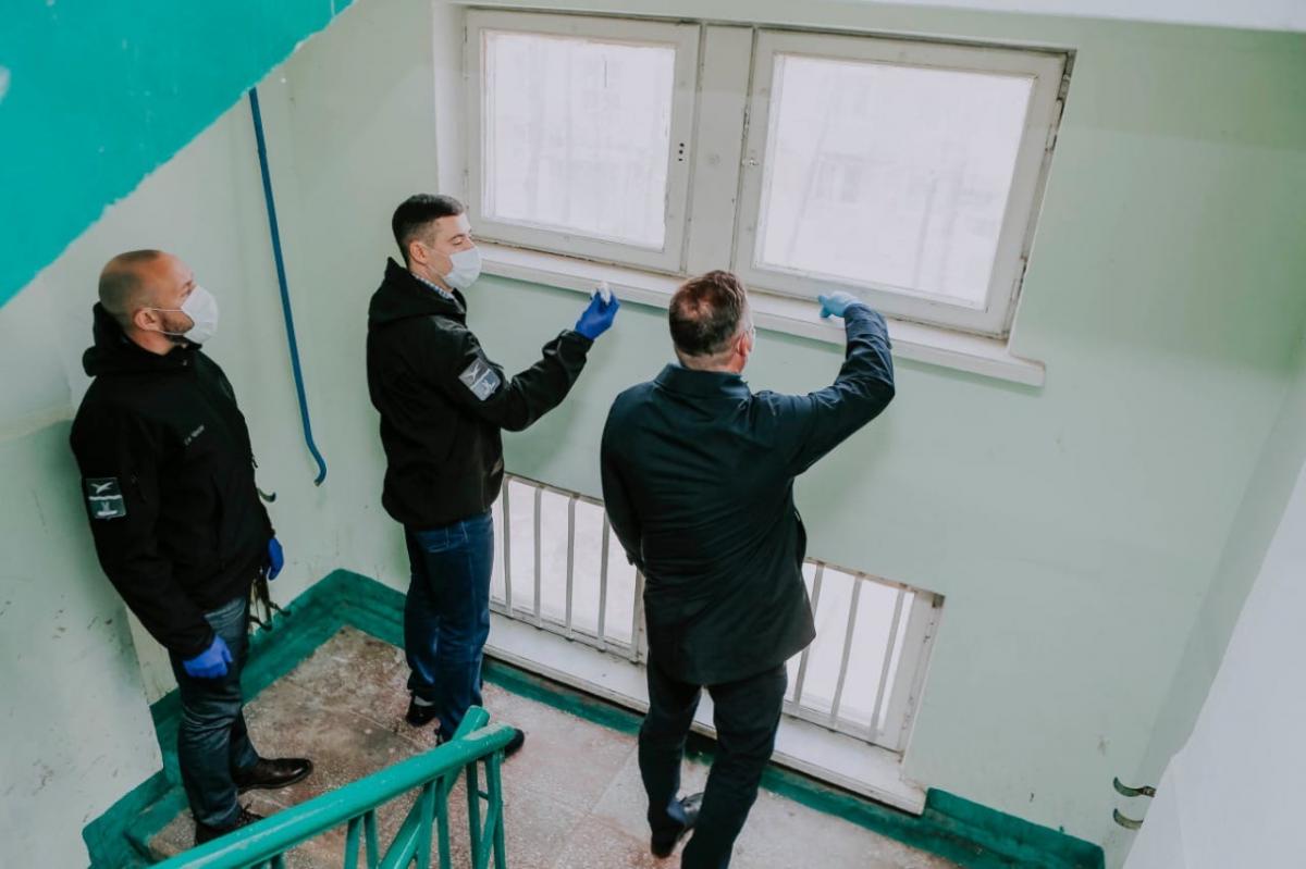 Артамонов проверил содержание жилого фонда городка Чехов-7