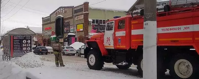 В Вольске 18 января эвакуировали крупные ТЦ из-за угрозы терактов