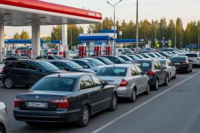 Игорь Сечин обвинил биржевых трейдеров в топливном кризисе в стране