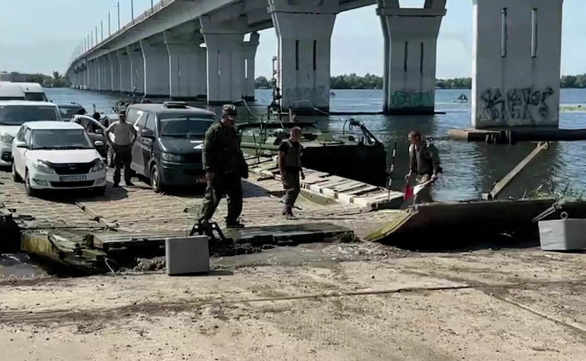 ВСУ нанесли удар по паромной переправе в Херсоне, погиб один человек