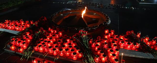 Астраханцы почтили память павших в годы Великой Отечественной войны акциями «Свеча Памяти» и «Огненные картины войны»