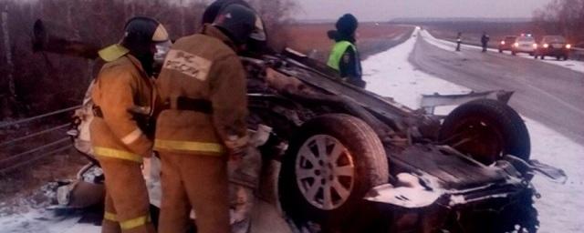 На Алтае в ДТП с рейсовым автобусом погибли четыре человека