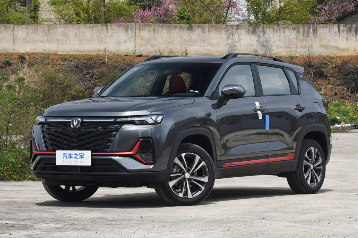 Автостат: 12 автомобильных брендов изменили цены в России в ноябре