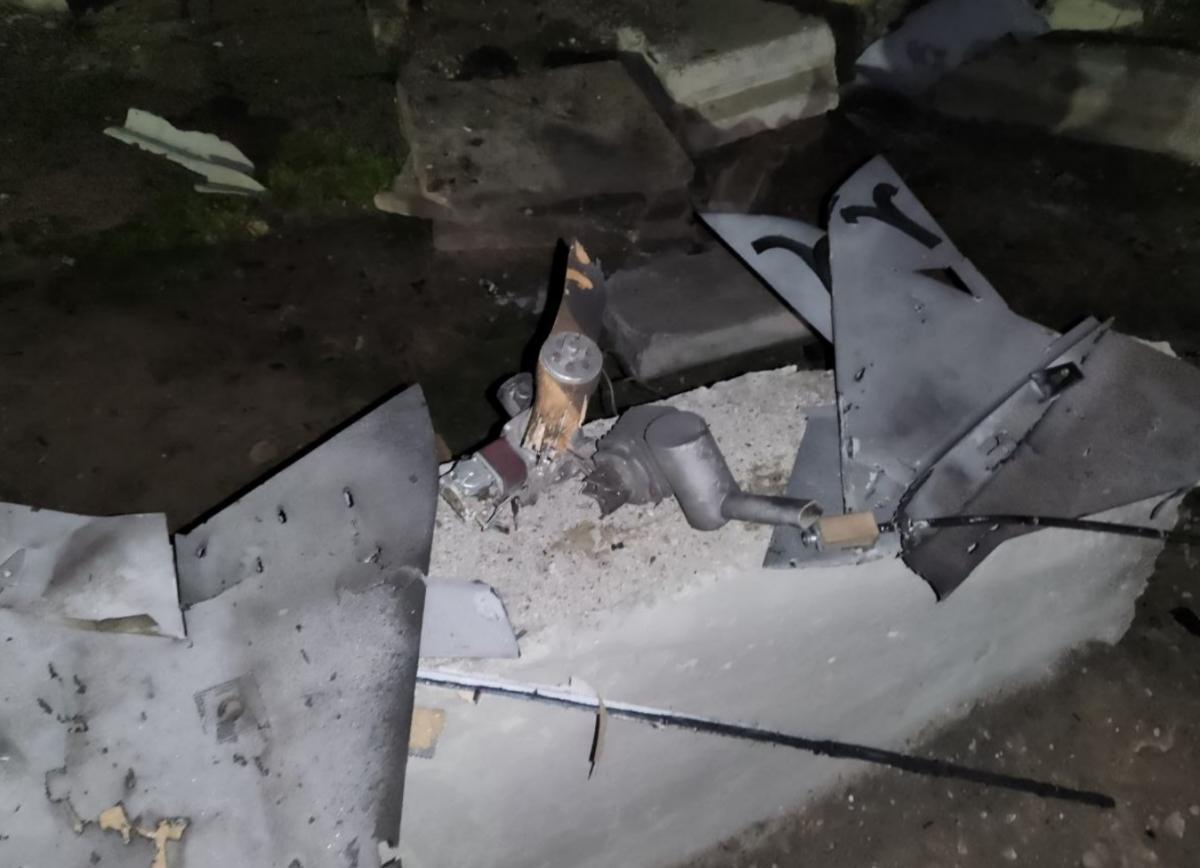 В Волгограде обломки сбитого дрона упали на крышу МКД