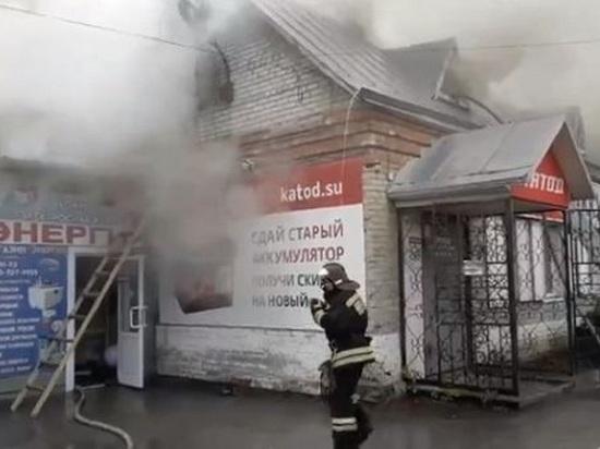 В Новосибирской области загорелся центр аккумуляторов «Катод»