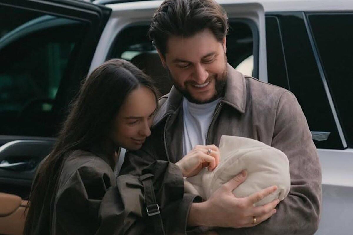 Манукян поделился впечатлениями от рождения первенца супруги Мари Краймбрери