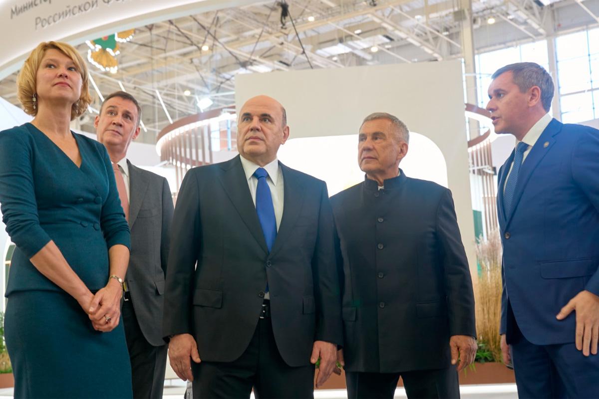 Минсельхозпрод РТ: Татарстан представил премьер-министру РФ Михаилу Мишустину сельхозпродукцию и цифровые разработки для АПК на выставке «Золотая осень — 2026»