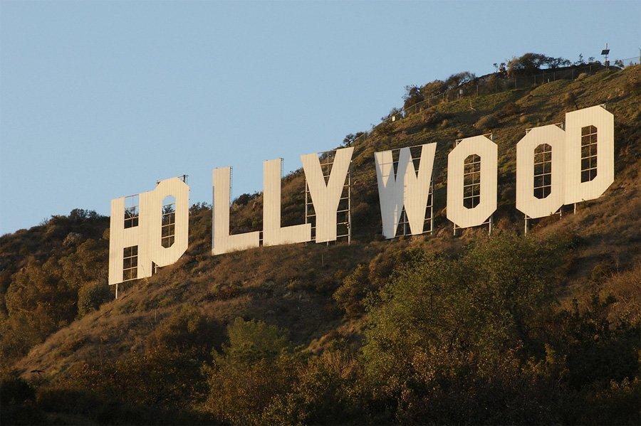 На Голливудских холмах у знака «Hollywood» нашли человеческий череп